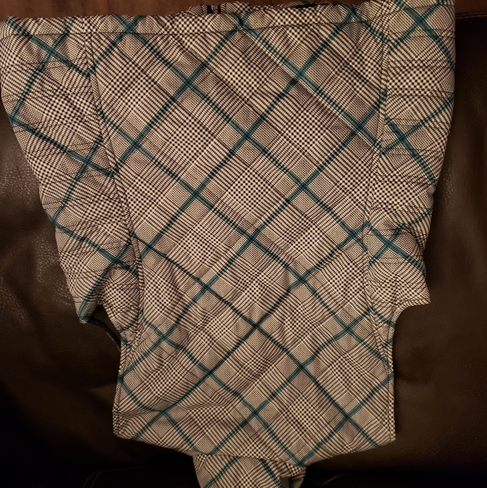 Vest - Picture 2 of 3